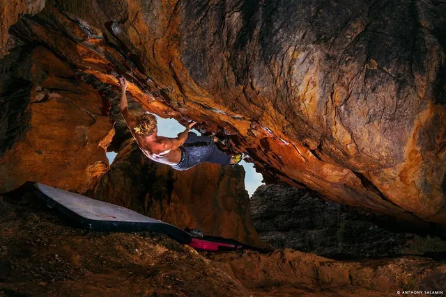 Jonny Baker in Baboon Roof (7b), Rocklands, Südafrika
