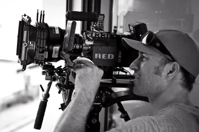 Kameramann mit einer RED Epic bei einem Sub-Graviti-Dreh, 2012